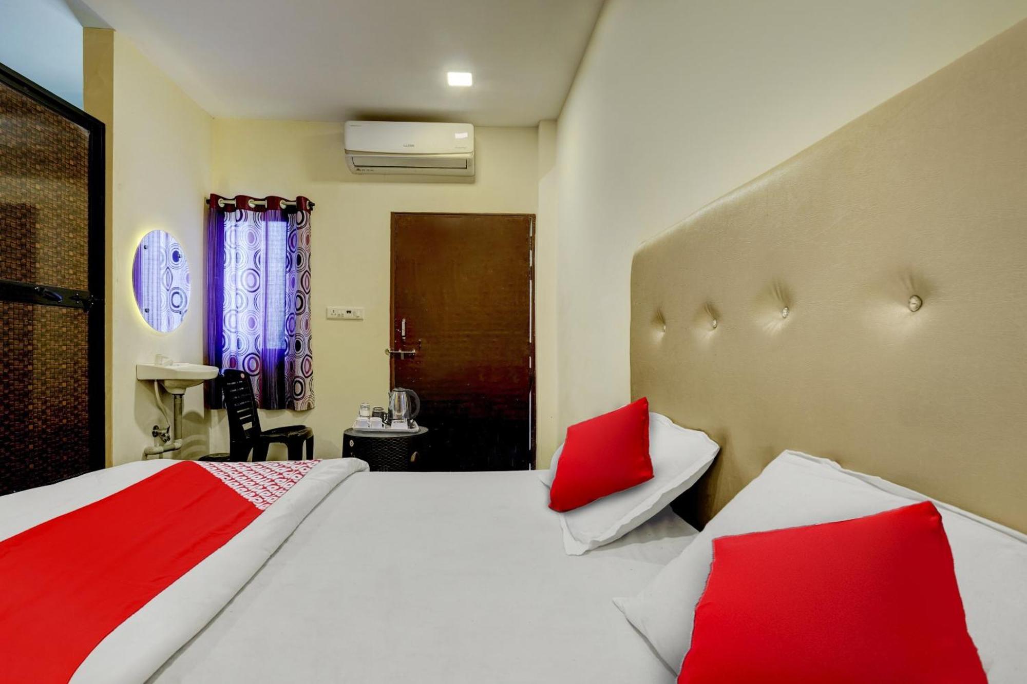 Oyo Flagship The Chirag Resort Bhandara Bagian luar foto